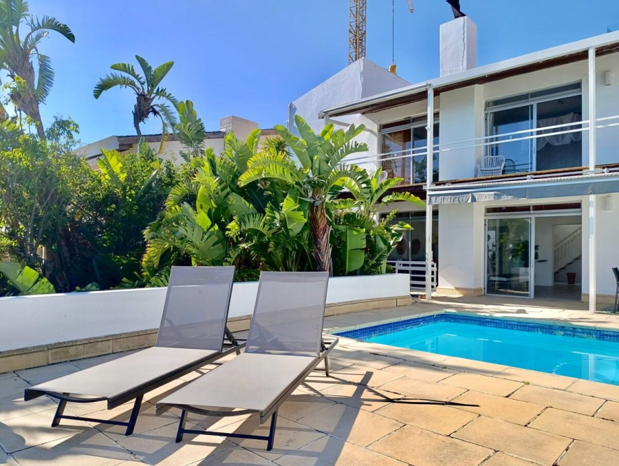 To Let 4 Bedroom Property for Rent in Bantry Bay Western Cape